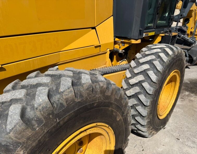 JOHN DEERE 772GP AWD **REGISTERED**